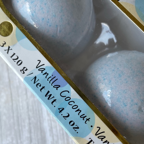 🌷 2 for $20 🌷Bath Scents- Bath Bombs- Vanilla Coconut Set of 3 Unopened Box - Picture 2 of 5